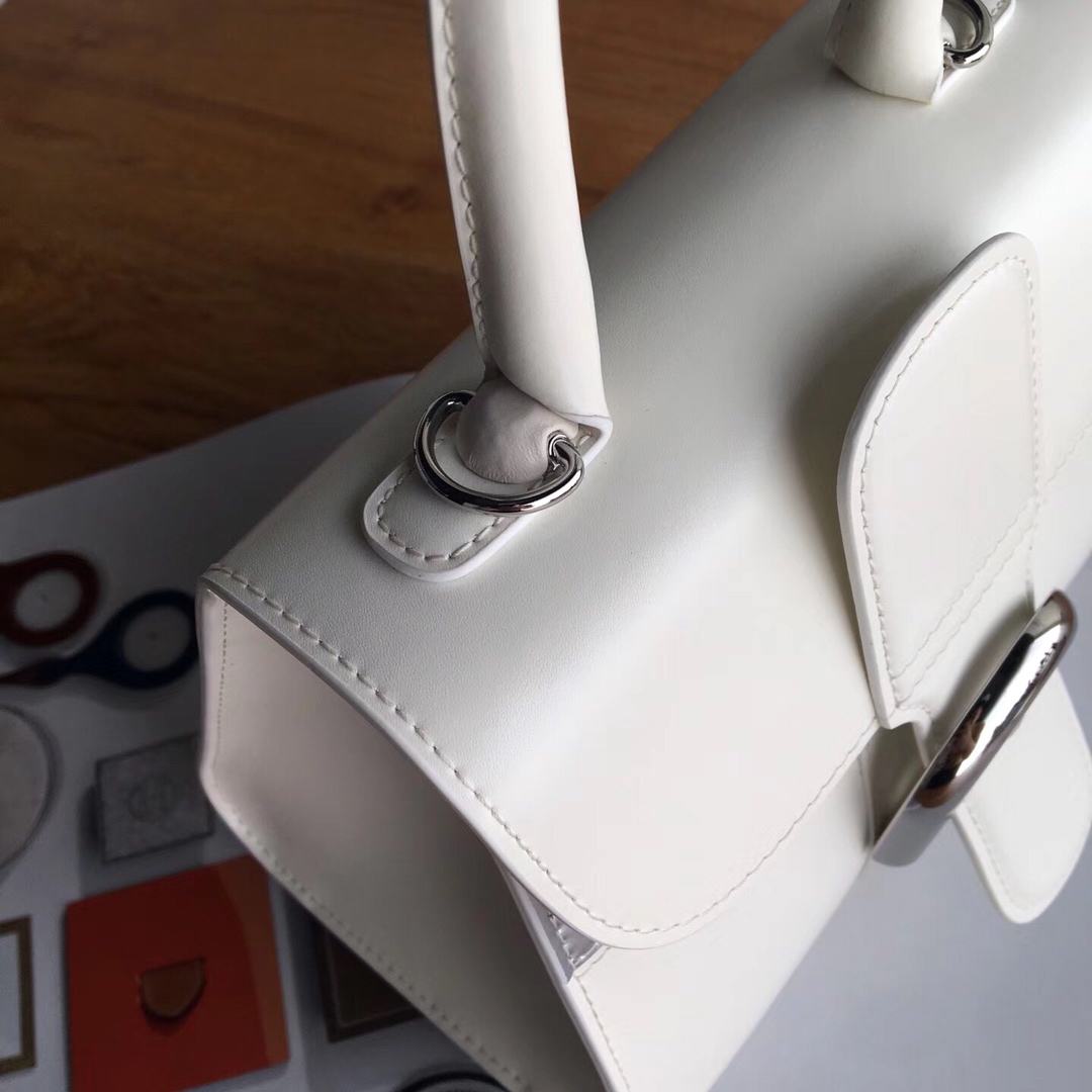 델보 브리앙 박스 GM 백 화이트